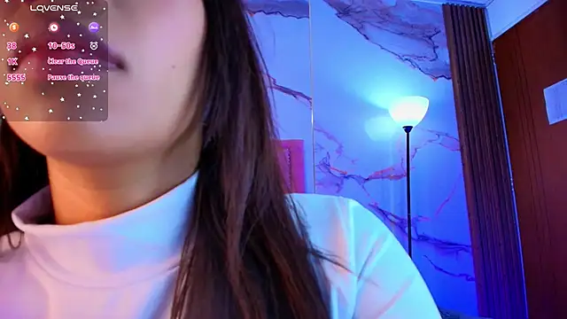 Snapshot of AlyaThompson chatting on 11/15/25, 11:09 AlyaThompson online show from 11/15/25, 11:09