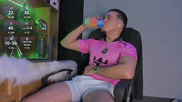 Snapshot of Gael_williams1 chatting on 11/19/25, 01:16 Gael williams1 online show from 11/19/25, 01:16