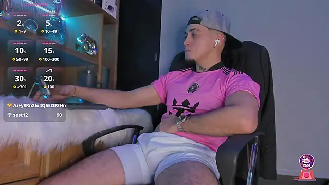 Snapshot of Gael_williams1 chatting on 11/19/25, 01:22 Gael williams1 online show from 11/19/25, 01:22