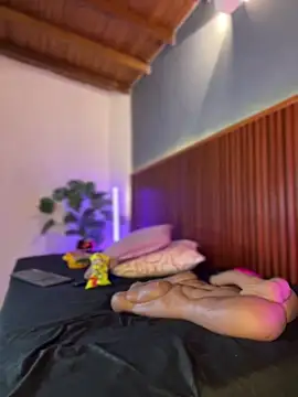 Snapshot of MarilynSmith01 chatting on 11/16/25, 01:10 MarilynSmith01 online show from 11/16/25, 01:10