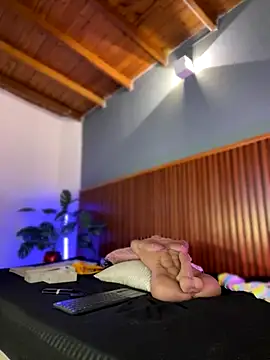 Snapshot of MarilynSmith01 chatting on 12/02/25, 08:43 MarilynSmith01 online show from 12/02/25, 08:43