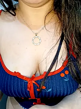 Queen-15 online show from 11/19/25, 06:19