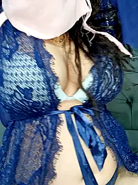 Queen-15 online show from 11/30/25, 04:24