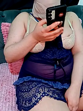 Queen-15 online show from 04/17/26, 12:02