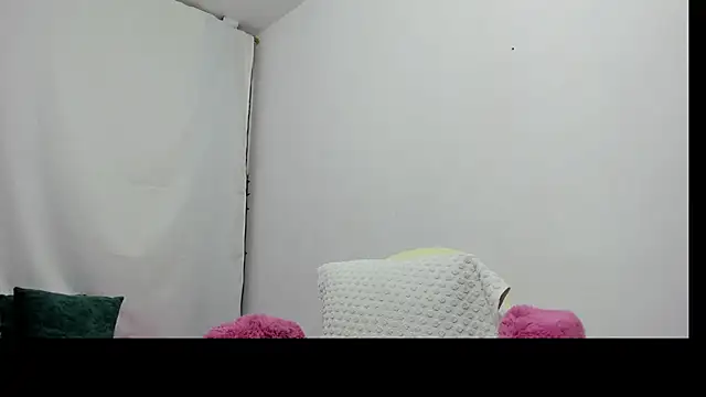 Snapshot of Sandy-13 chatting on 10/31/25, 08:22 Sandy-13 online show from 10/31/25, 08:22