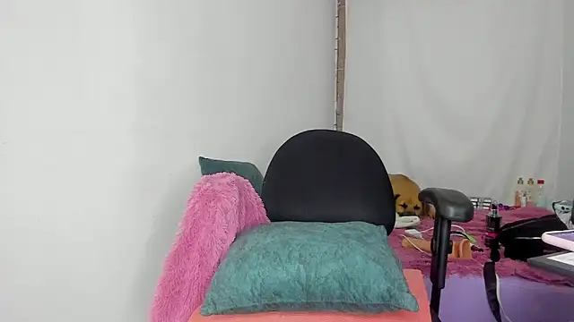 Snapshot of Sandy-13 chatting on 02/15/26, 07:51 Sandy-13 online show from 02/15/26, 07:51