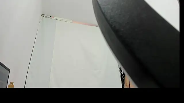 Snapshot of Sandy-13 chatting on 11/11/25, 11:05 Sandy-13 online show from 11/11/25, 11:05