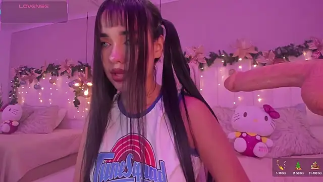 Snapshot of Rachell_Ross_ chatting on 12/15/25, 08:14 Rachell Ross online show from 12/15/25, 08:14