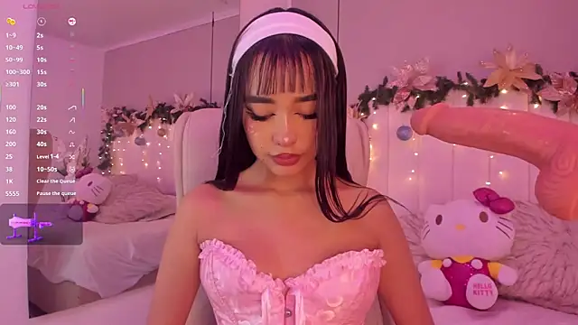 Snapshot of Rachell_Ross_ chatting on 12/14/25, 07:30 Rachell Ross online show from 12/14/25, 07:30