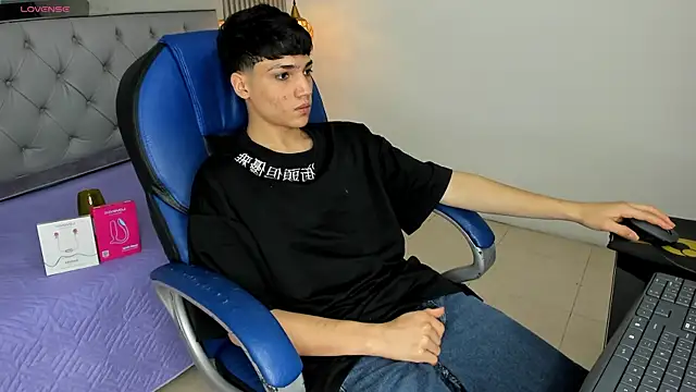 SamBlack  online show from 04/14/26, 04:01