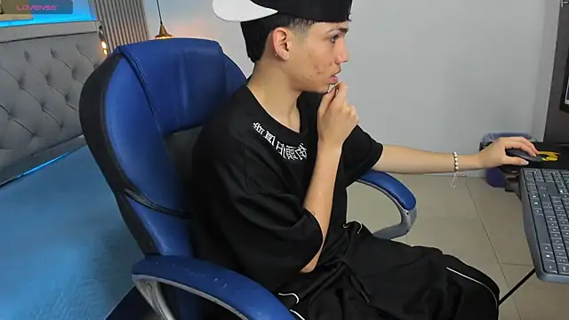 SamBlack  online show from 04/09/26, 12:44