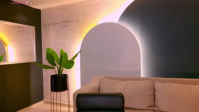 AgathaKondo  online show from 11/03/25, 08:23