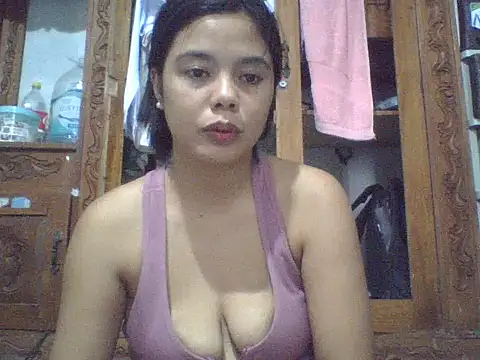 Snapshot of sweet_heaven00 chatting on 03/26/26, 01:48 sweet heaven00 online show from 03/26/26, 01:48