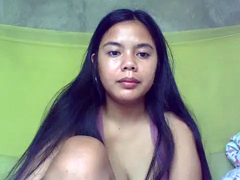 Snapshot of sweet_heaven00 chatting on 10/17/25, 01:53 sweet heaven00 online show from 10/17/25, 01:53