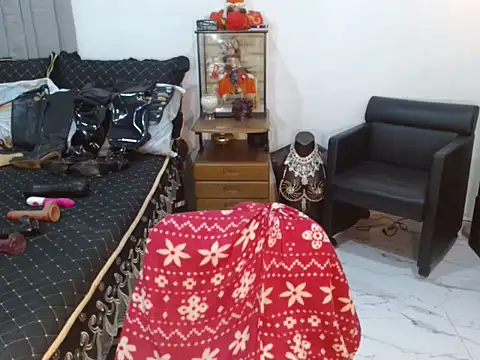 Snapshot of SexyHeart_Escodero chatting on 02/19/26, 04:15 SexyHeart Escodero online show from 02/19/26, 04:15