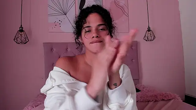 Snapshot of ATENA_JB chatting on 10/16/25, 05:54 ATENA JB online show from 10/16/25, 05:54