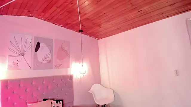 Snapshot of ATENA_JB chatting on 10/01/25, 02:49 ATENA JB online show from 10/01/25, 02:49