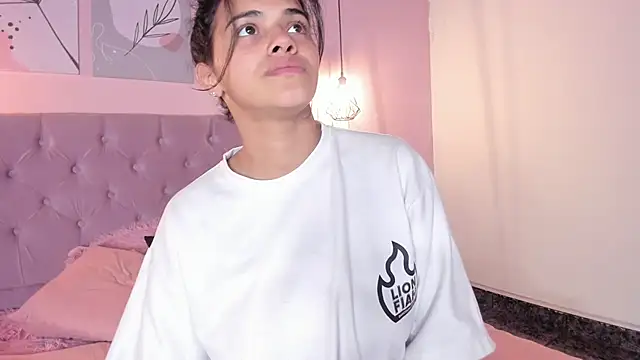 Snapshot of ATENA_JB chatting on 10/18/25, 05:42 ATENA JB online show from 10/18/25, 05:42