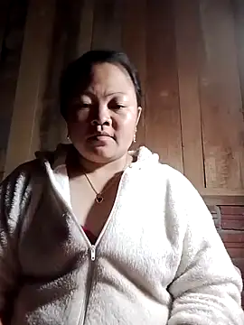 Snapshot of MaySweetb chatting on 11/02/25, 01:10 MaySweetb online show from 11/02/25, 01:10