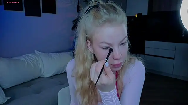 Snapshot of emilyshepar_d chatting on 06/11/26, 02:44 emilyshepar d online show from 06/11/26, 02:44