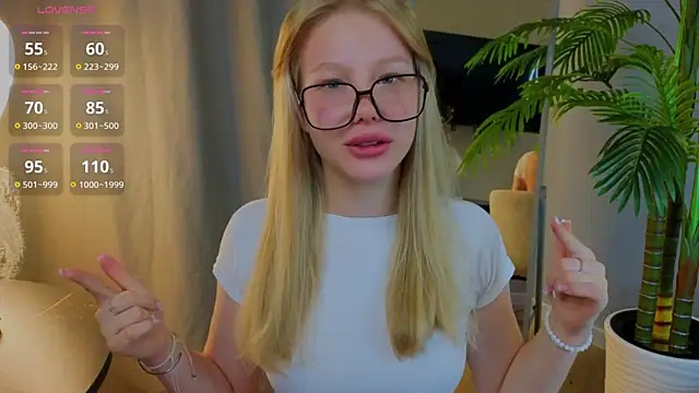 Snapshot of emilyshepar_d chatting on 09/24/25, 01:57 emilyshepar d online show from 09/24/25, 01:57