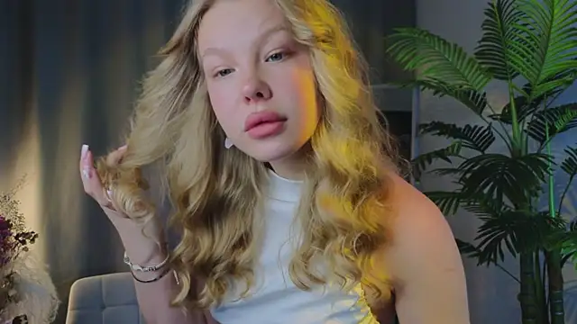 Snapshot of emilyshepar_d chatting on 10/02/25, 01:53 emilyshepar d online show from 10/02/25, 01:53