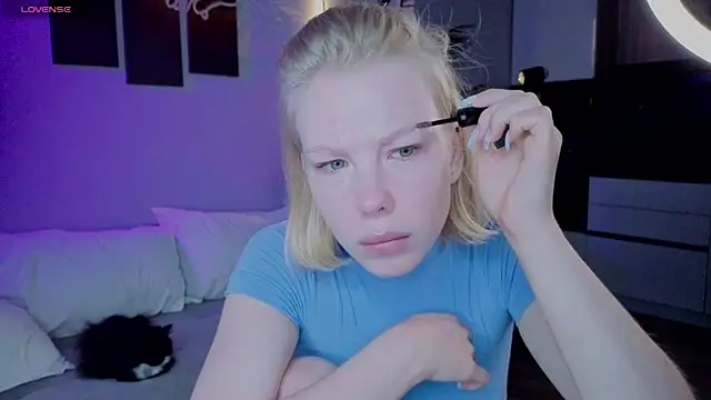 Snapshot of emilyshepar_d chatting on 07/08/26, 01:19 emilyshepar d online show from 07/08/26, 01:19