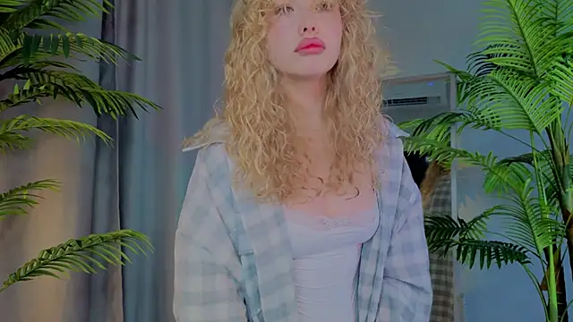 Snapshot of emilyshepar_d chatting on 11/20/25, 02:23 emilyshepar d online show from 11/20/25, 02:23