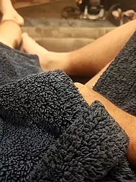 hubbyfun19 online show from 10/25/25, 04:22