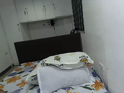 eattmebabyy online show from 05/10/26, 01:25