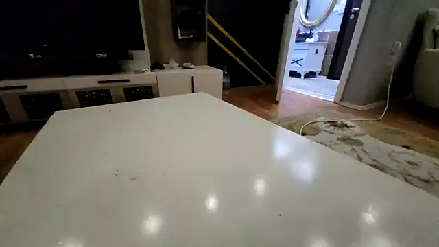 Apooabe online show from 11/21/25, 12:53