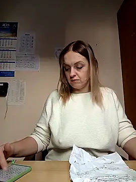 Snapshot of Ami_Foxy chatting on 11/25/25, 11:43 Ami Foxy online show from 11/25/25, 11:43