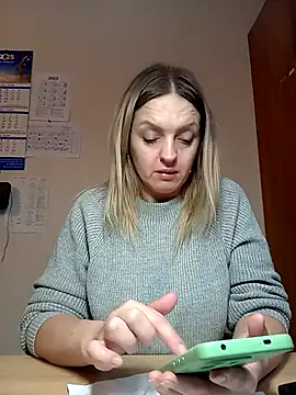 Snapshot of Ami_Foxy chatting on 11/24/25, 09:31 Ami Foxy online show from 11/24/25, 09:31