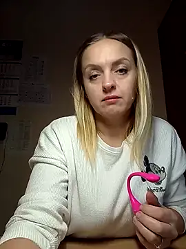 Snapshot of Ami_Foxy chatting on 10/21/25, 09:30 Ami Foxy online show from 10/21/25, 09:30