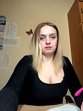 Ami Foxy online show from 05/06/26, 05:44