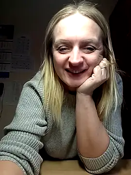 Snapshot of Ami_Foxy chatting on 11/11/25, 11:38 Ami Foxy online show from 11/11/25, 11:38