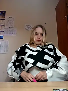 Snapshot of Ami_Foxy chatting on 10/31/25, 10:56 Ami Foxy online show from 10/31/25, 10:56