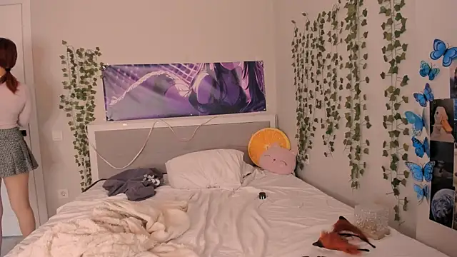 yuna loon online show from 11/19/25, 06:13