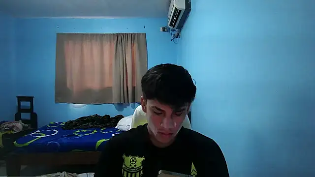 Snapshot of Jaket_lovers chatting on 11/18/25, 06:33 Jaket lovers online show from 11/18/25, 06:33