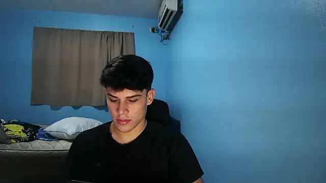 Snapshot of Jaket_lovers chatting on 10/15/25, 06:49 Jaket lovers online show from 10/15/25, 06:49