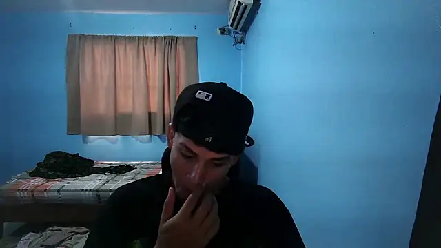 Snapshot of Jaket_lovers chatting on 09/09/25, 06:28 Jaket lovers online show from 09/09/25, 06:28