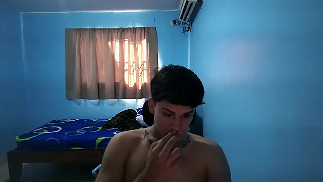 Snapshot of Jaket_lovers chatting on 09/15/25, 01:33 Jaket lovers online show from 09/15/25, 01:33