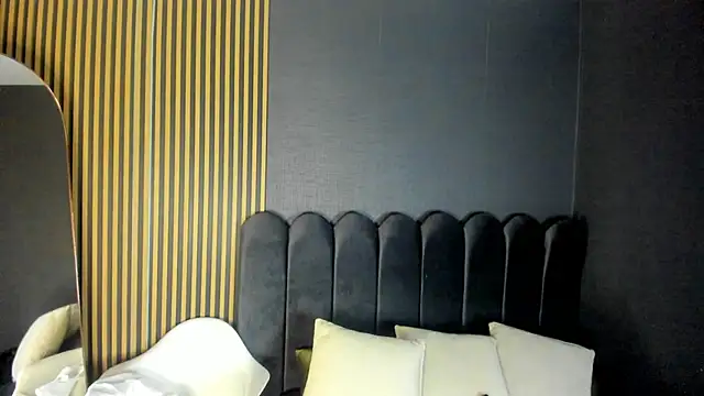 Gina 77 online show from 10/23/25, 12:04