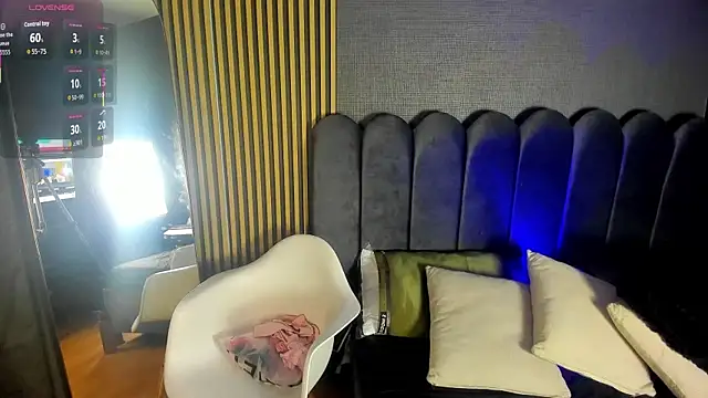 Gina 77 online show from 11/04/25, 12:09