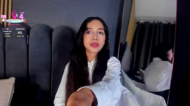 Snapshot of Gina_77 chatting on 09/19/25, 01:37 Gina 77 online show from 09/19/25, 01:37