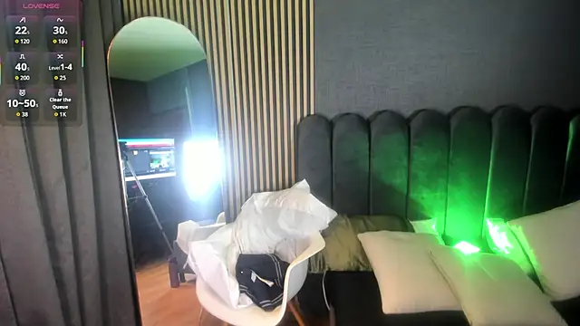 Gina 77 online show from 11/06/25, 12:09