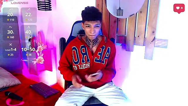 Rick Wade online show from 12/04/25, 01:10