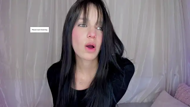 Snapshot of Lilily_lv chatting on 05/23/26, 04:00 Lilily lv online show from 05/23/26, 04:00