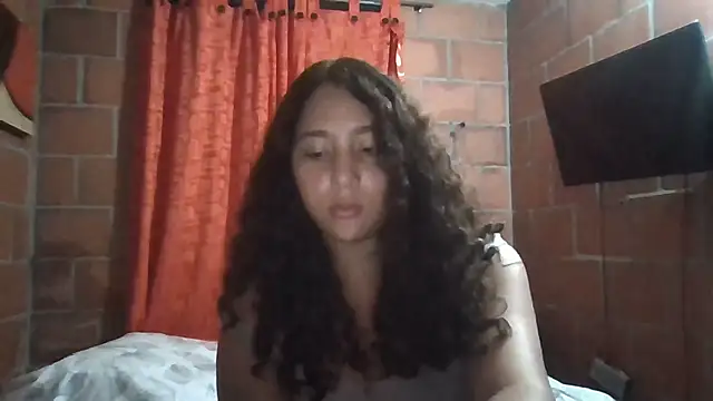 Snapshot of AnaisVelvet11 chatting on 10/17/25, 12:25 AnaisVelvet11 online show from 10/17/25, 12:25