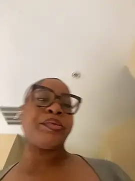 caramel  cremes online show from 11/05/25, 02:31